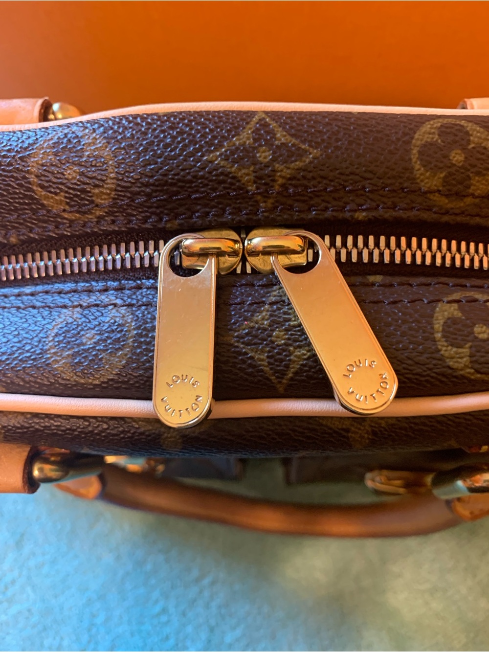 Louis Vuitton Monogram Canvas Manhattan 2005 PM Handbag - Picture 12 of 15